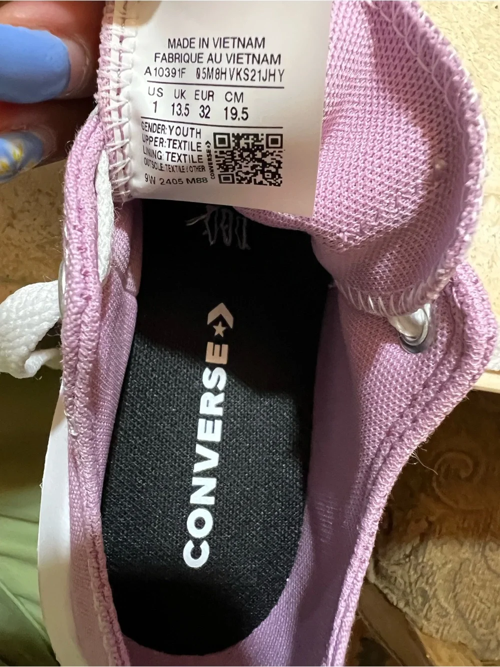 Lilac Canvas Chucks Low-Top Sneakers with White Toe Cap